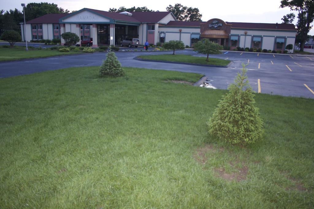 The Garden Inn Elkhart Dış mekan fotoğraf