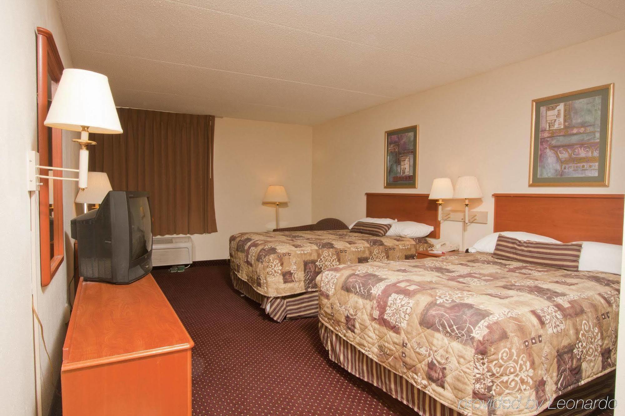 The Garden Inn Elkhart Oda fotoğraf