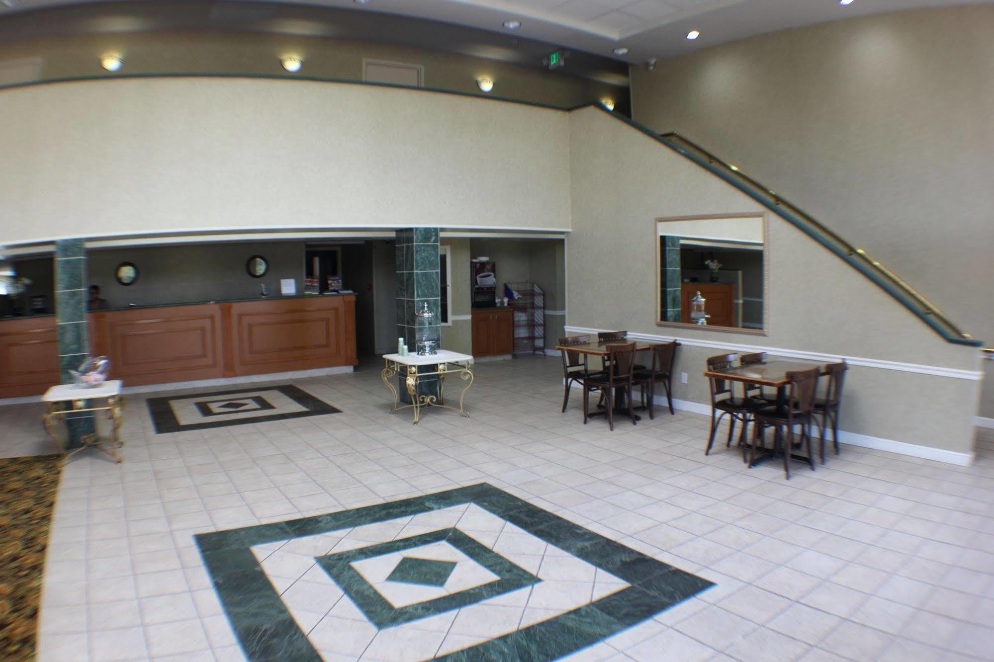 The Garden Inn Elkhart Dış mekan fotoğraf