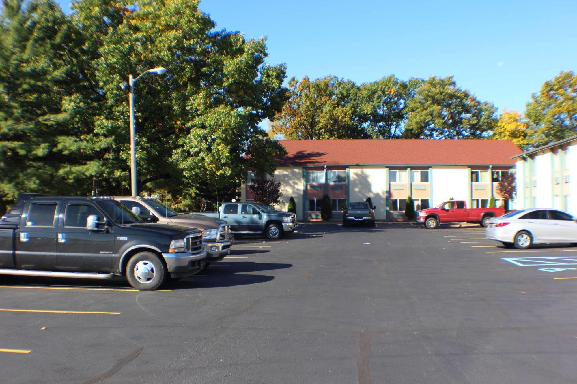 The Garden Inn Elkhart Dış mekan fotoğraf
